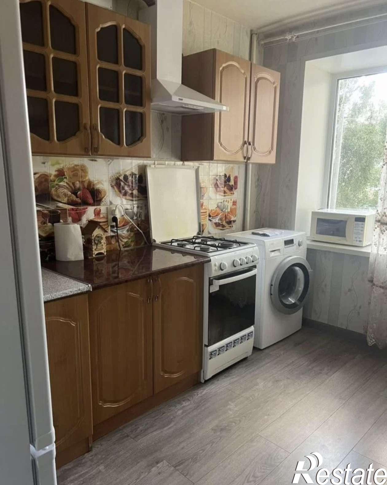 Сдать квартиру за 37 000 рублей на Тополей улица, 4
