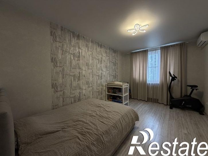 3-комн квартира Петра Алабина улица, 2
