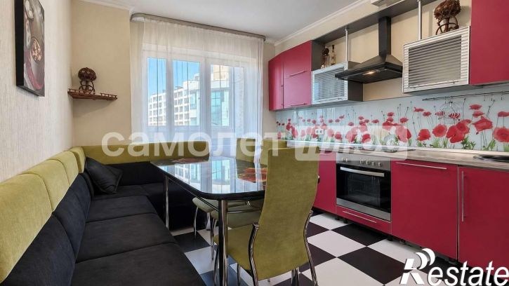 3-комн квартира Советской Армии улица, 238кВ