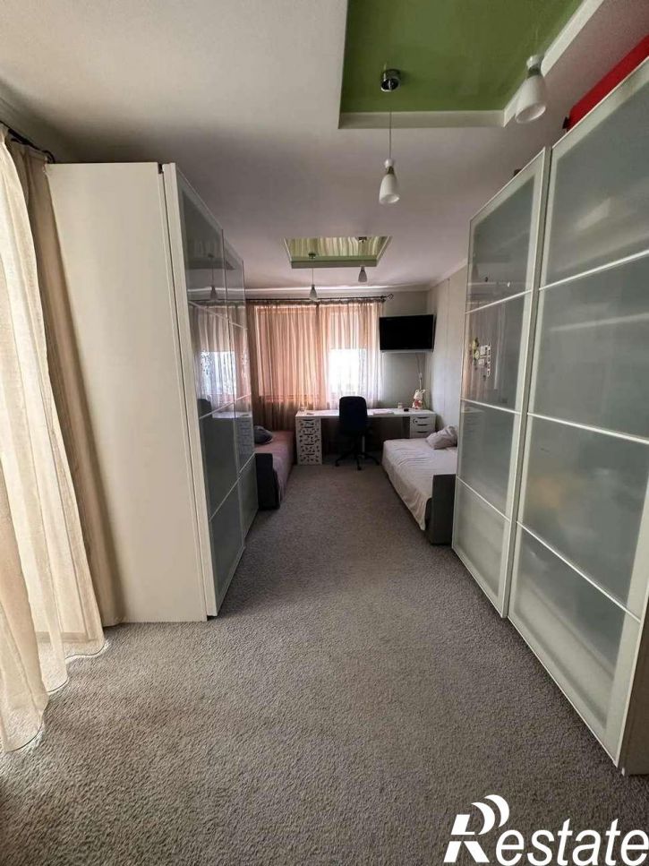 3-комн квартира Советской Армии улица, 238В