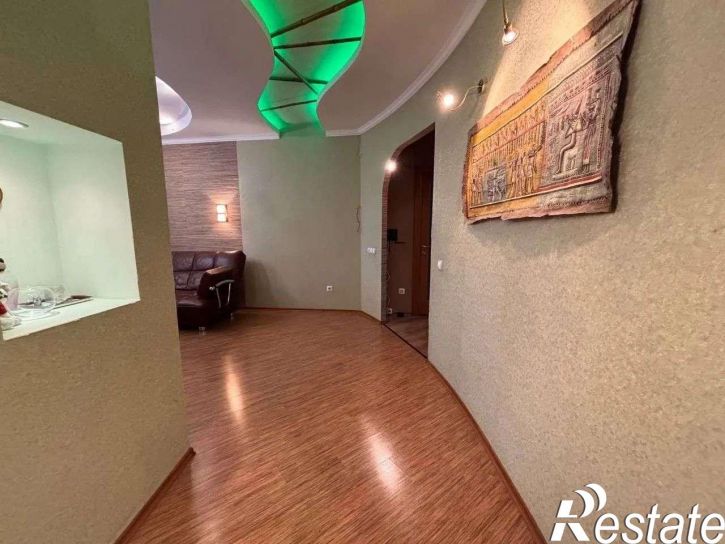 4-комн квартира Осипенко улица, 41а
