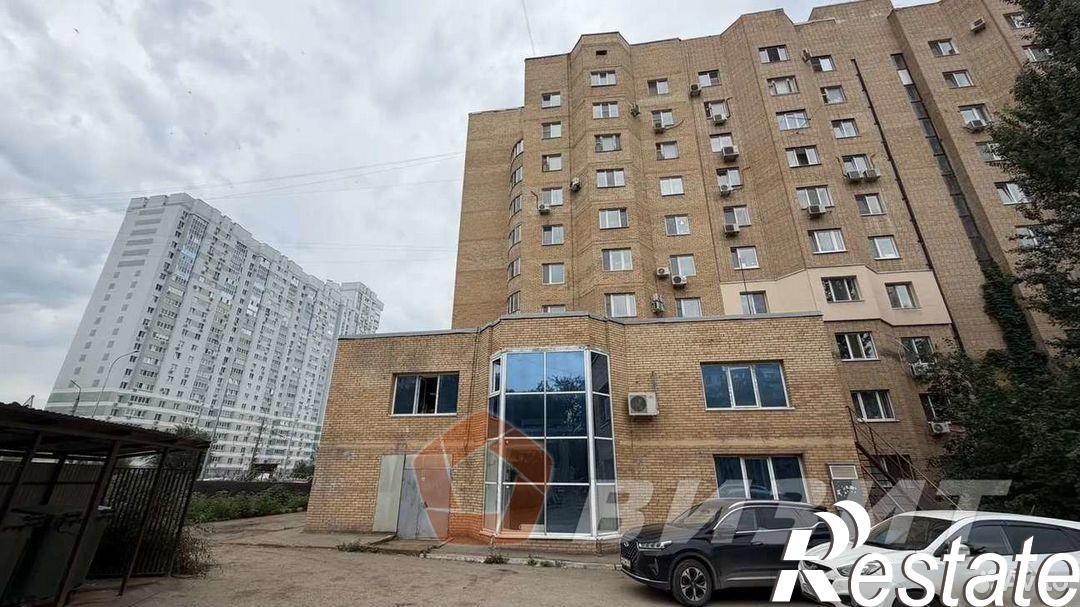 Сдать торговое помещение за 212 000 рублей на проспект Карла Маркса, 39