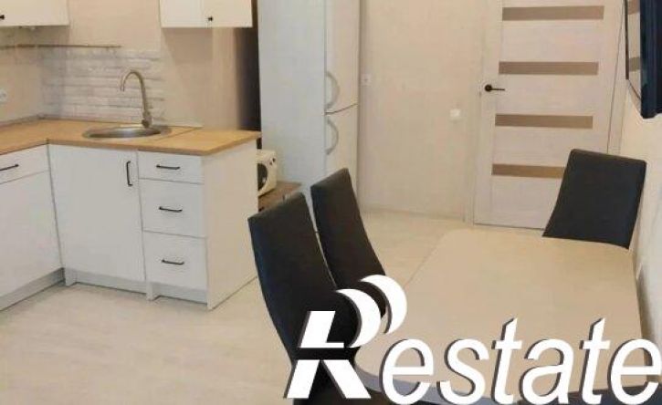 3-комн квартира улица Петра Алабина, 2,  д. 2
