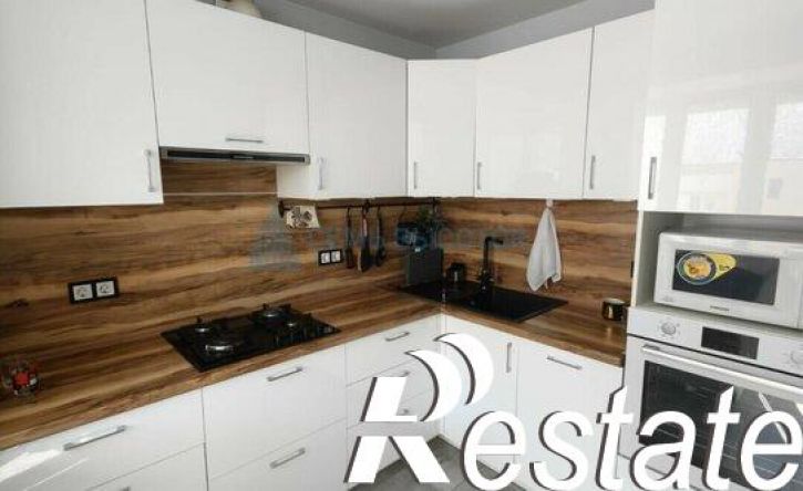 2-комн квартира 1-й кв-л, 42,  д. 42