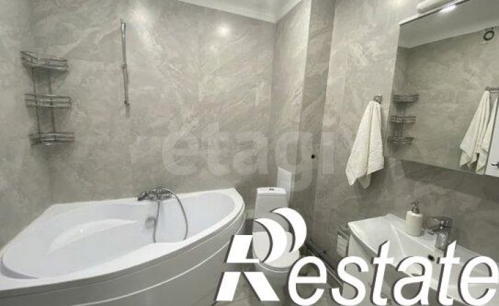 2-комн квартира улица Петра Алабина, 2,  д. 2