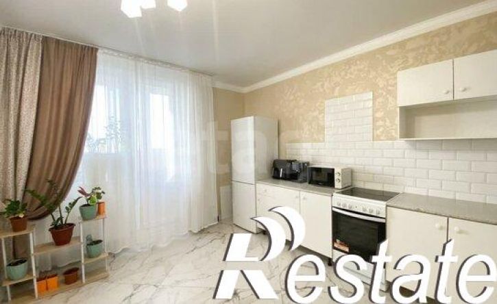 2-комн квартира улица Петра Алабина, 2,  д. 2