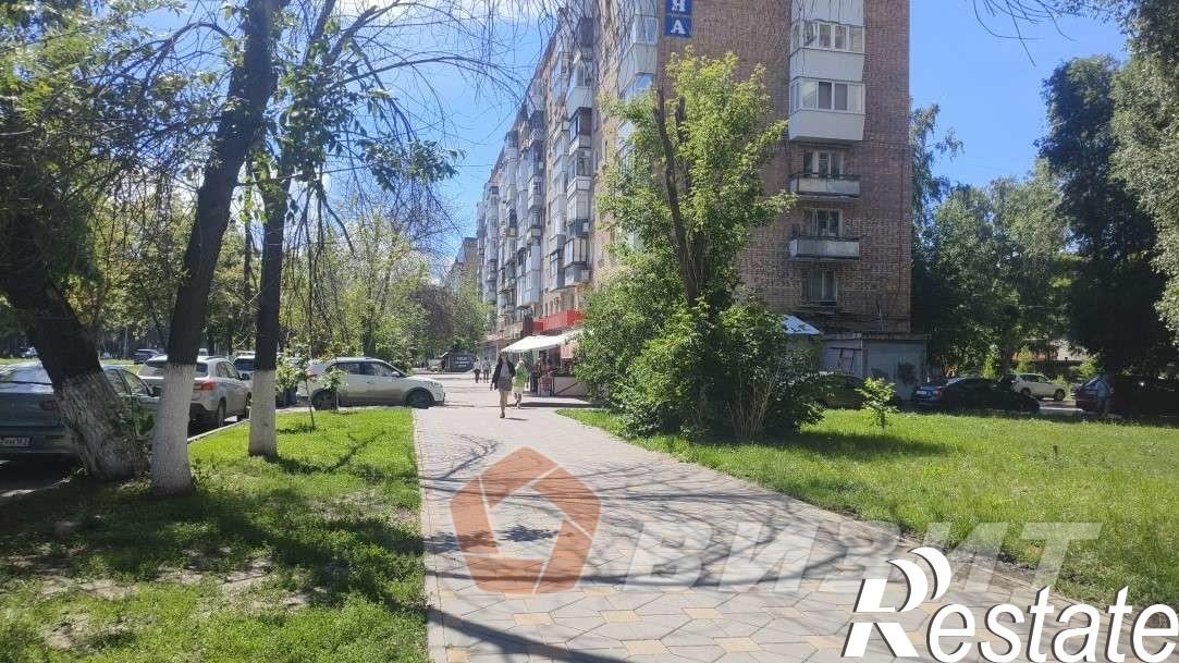 Сдать торговое помещение за 75 000 рублей на Ленина проспект, 10