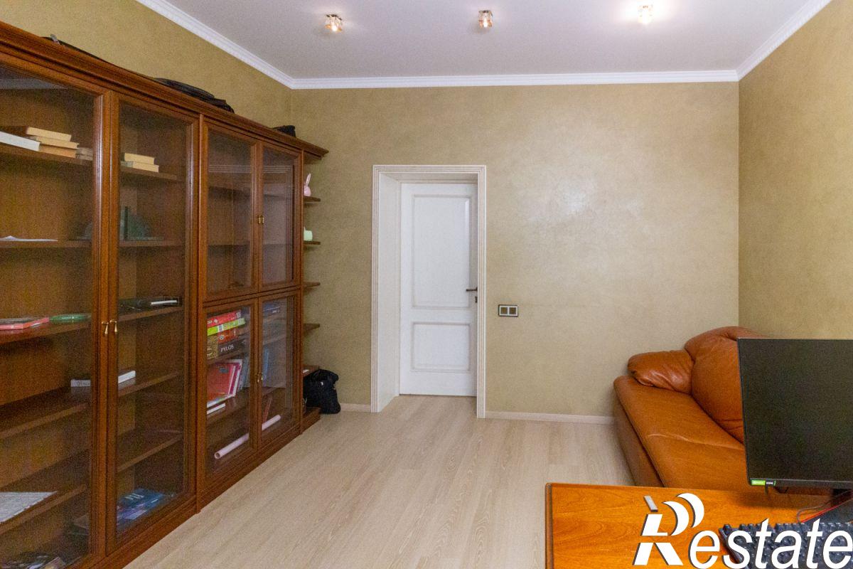 Купить дачу, дом, коттедж за 43 999 000 рублей на поселок Озерки, 190а