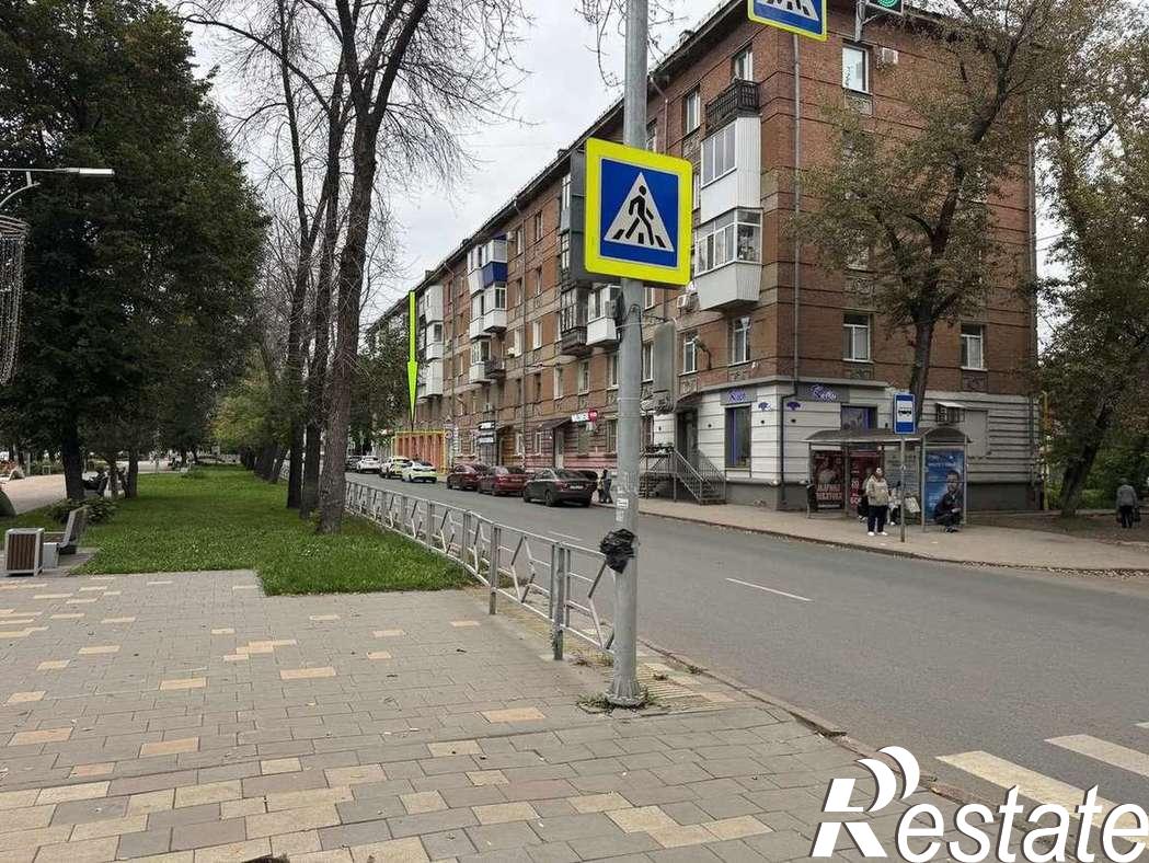 Сдать торговое помещение за 239 400 рублей на Металлургов проспект, 87