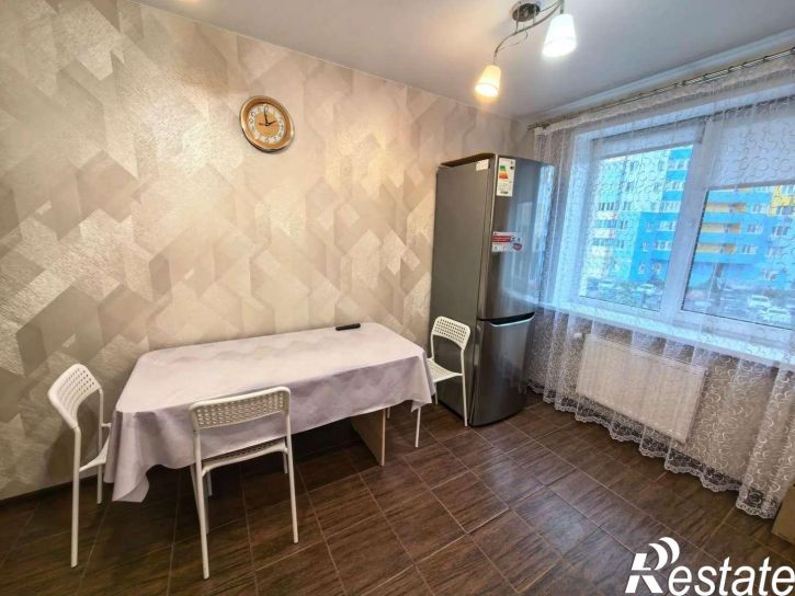 2-комн квартира 5-я просека, 110в