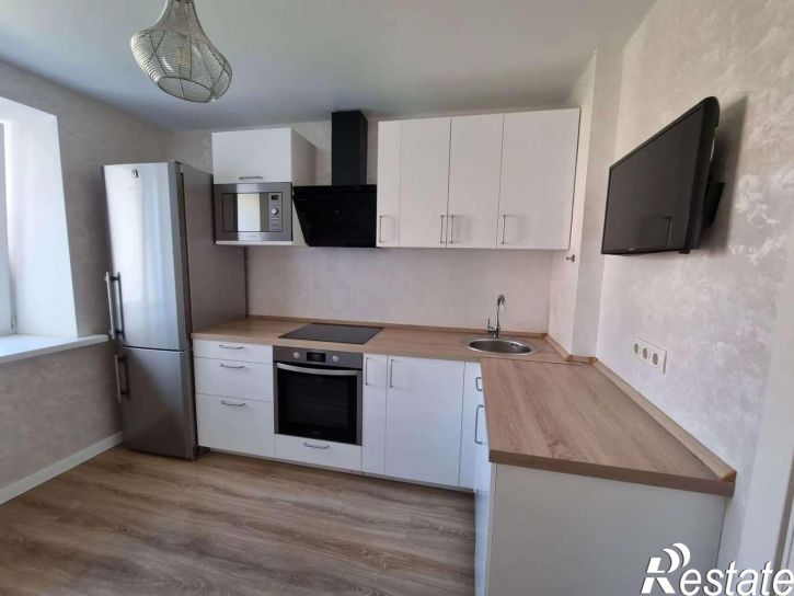3-комн квартира Советской Армии улица, 271а