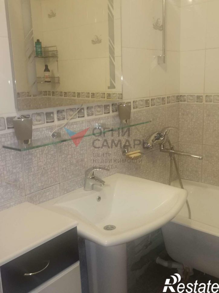 3-комн квартира Революционная улица, 77