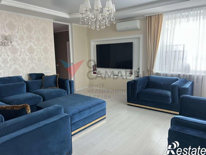 4-комн квартира Осипенко улица, 3