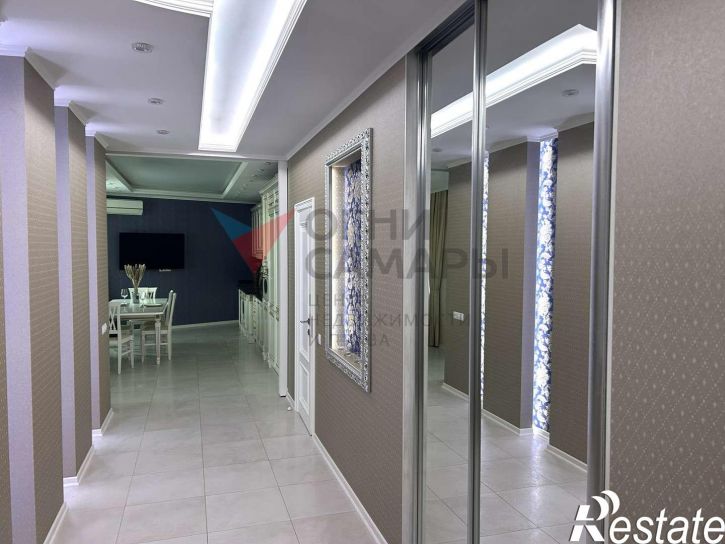 4-комн квартира Осипенко улица, 3
