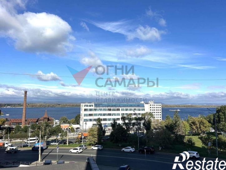 4-комн квартира Осипенко улица, 3