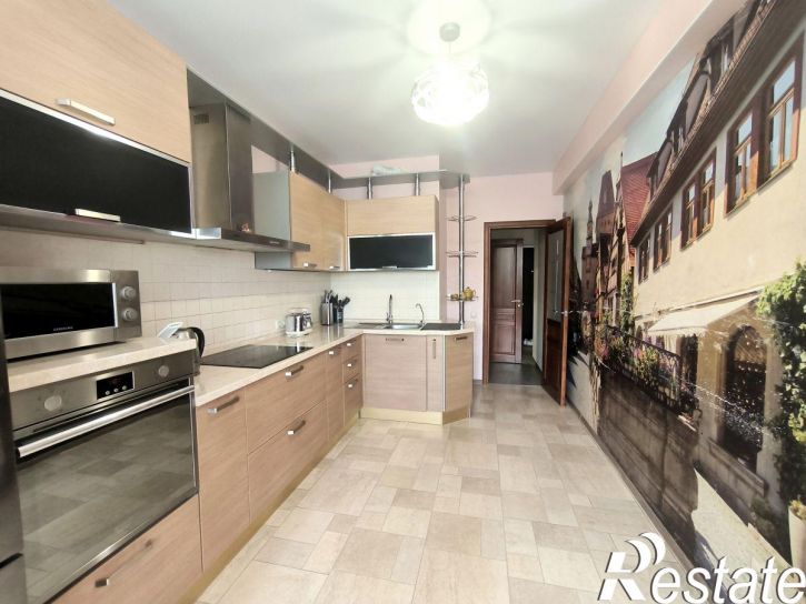 3-комн квартира Советской Армии улица, 238а
