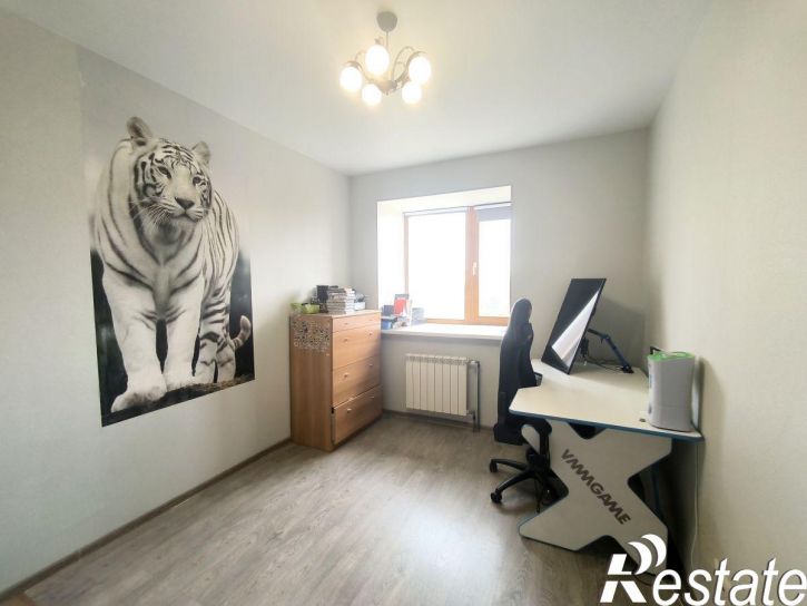 3-комн квартира Советской Армии улица, 238а