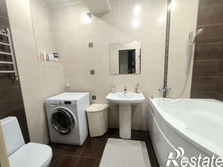 3-комн квартира Советской Армии улица, 238а