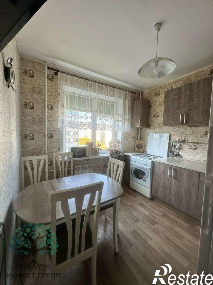 2-комн квартира Парижской Коммуны улица, 23