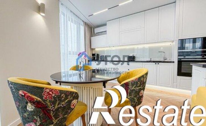 3-комн квартира улица Соколова, 32,  д. 32