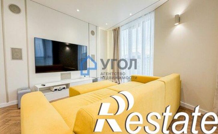 3-комн квартира улица Соколова, 32,  д. 32