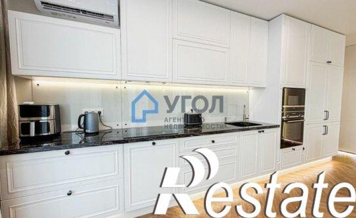 3-комн квартира улица Соколова, 32,  д. 32