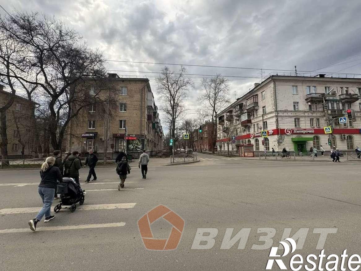 Купить торговое помещение за 13 500 000 рублей на Металлургов проспект, 6