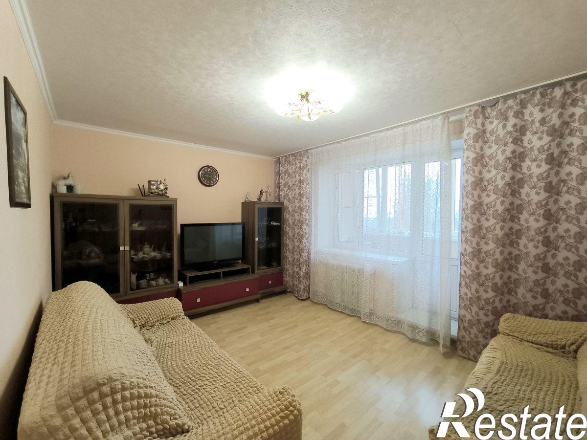 Купить квартиру за 9 990 000 рублей на Мориса Тореза улица, 103