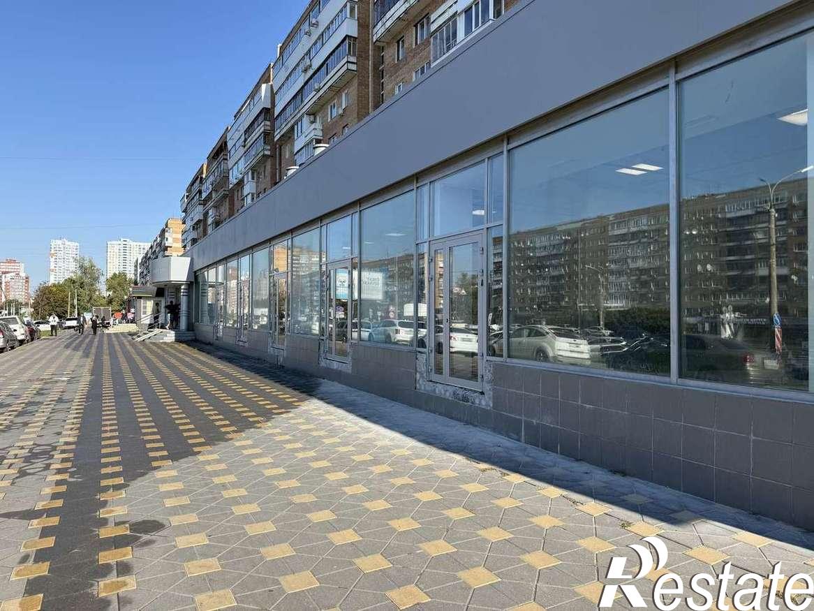 Сдать торговое помещение за 270 720 рублей на Ленина проспект, 3