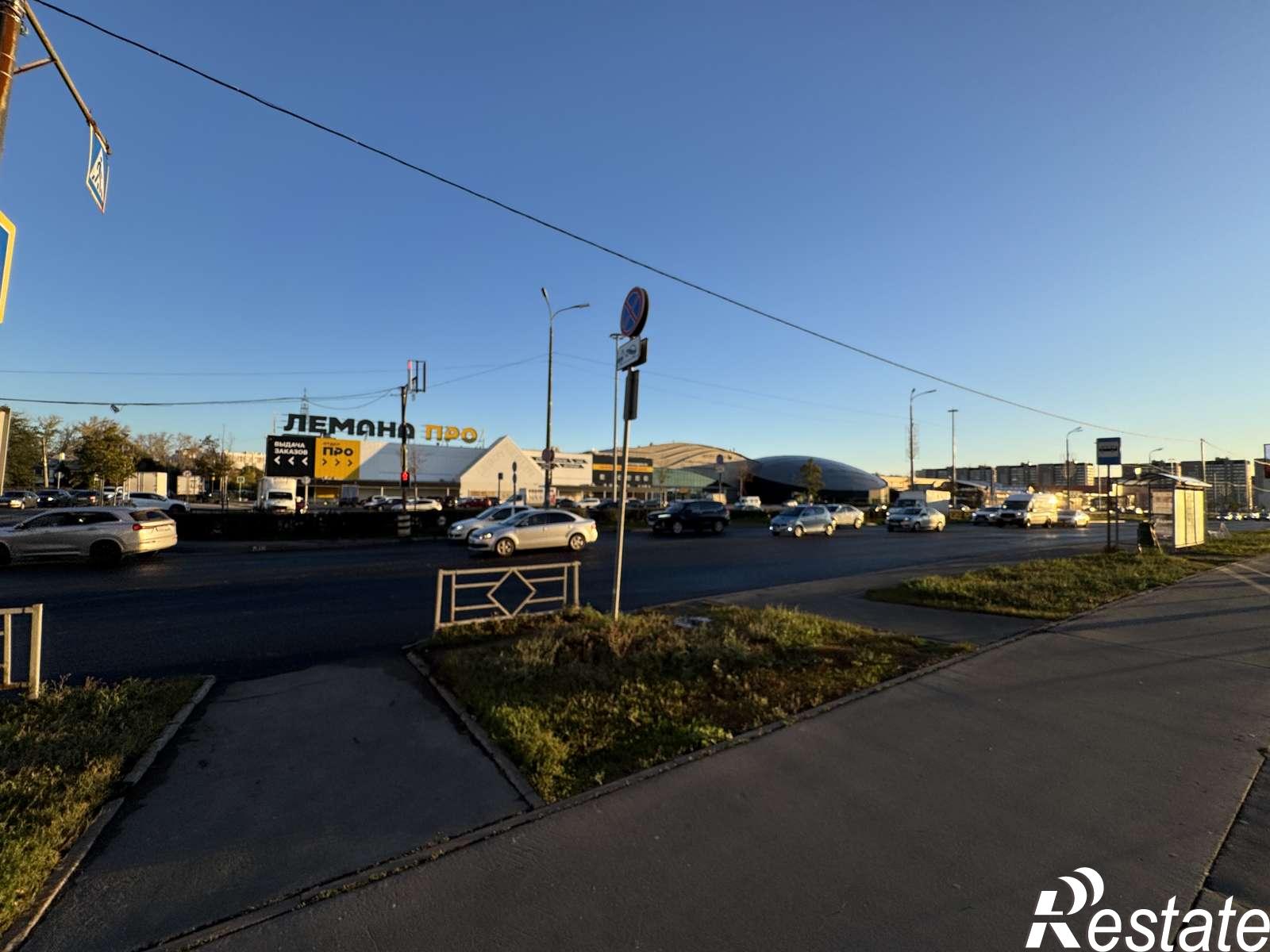 Купить торговое помещение за 14 000 000 рублей на Дыбенко улица, 26