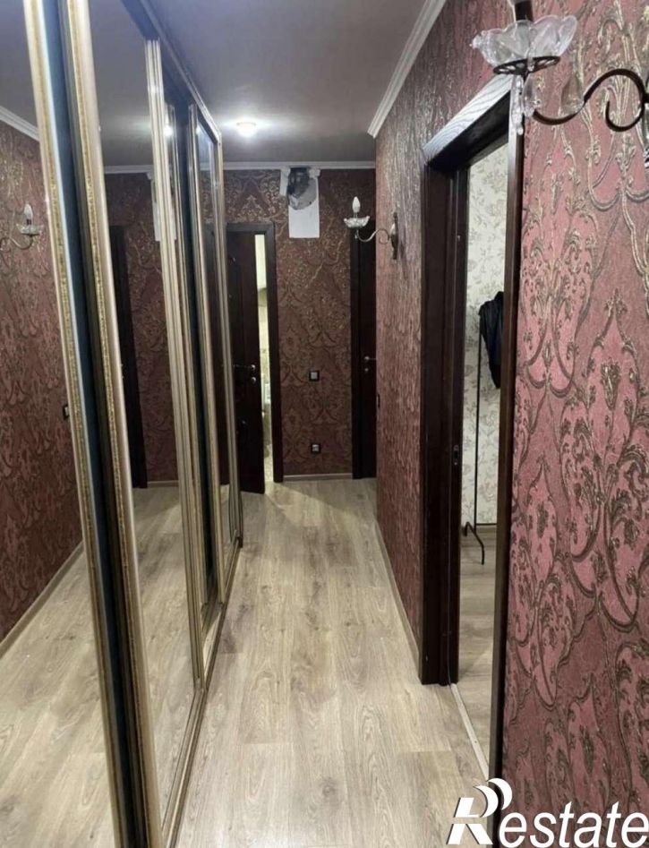 3-комн квартира Красных Коммунаров улица, 15
