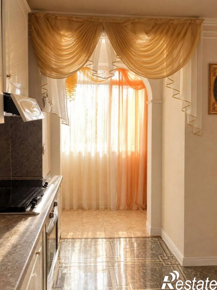 2-комн квартира Революционная улица, 77