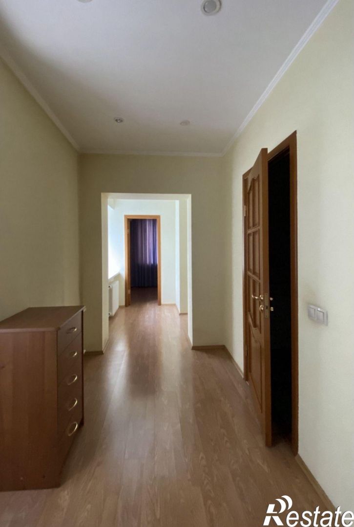 4-комн квартира Ленинская улица, 18
