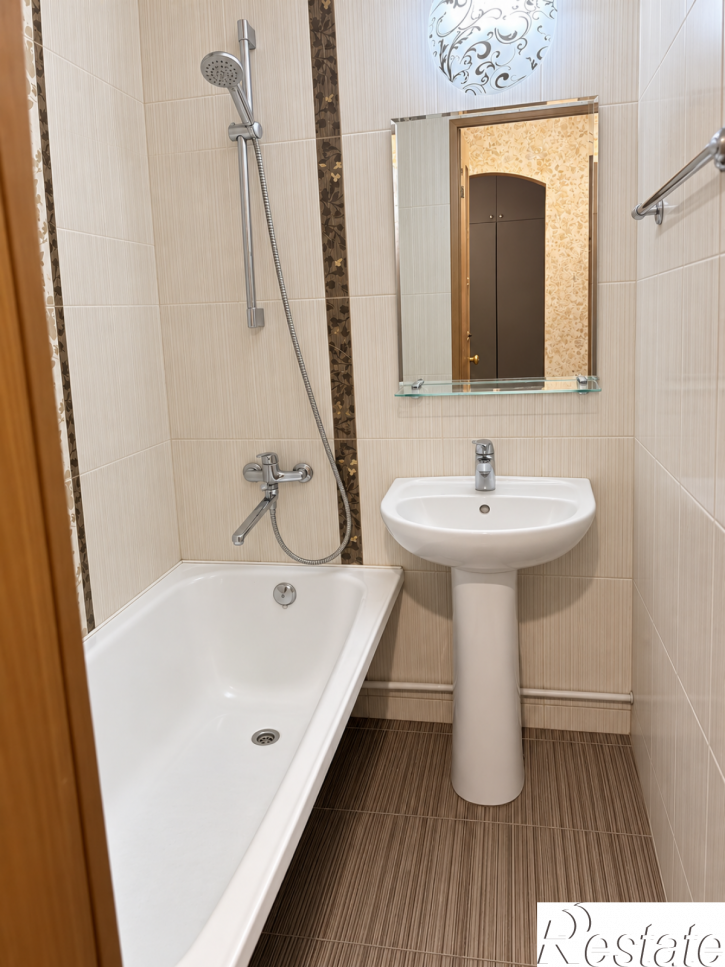 3-комн квартира Кирова проспект, 407