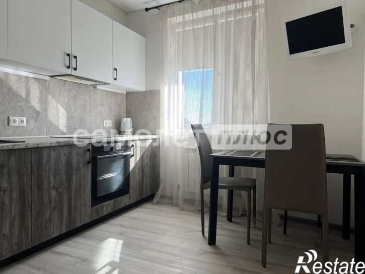 2-комн квартира Луначарского улица, 5