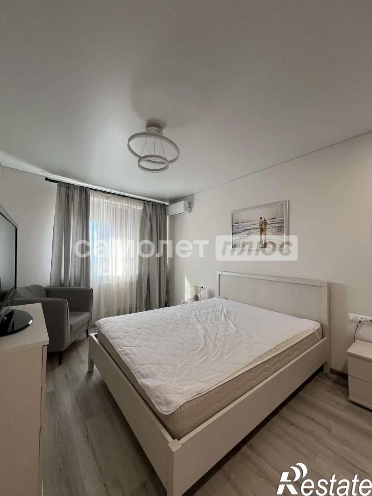 2-комн квартира Луначарского улица, 5