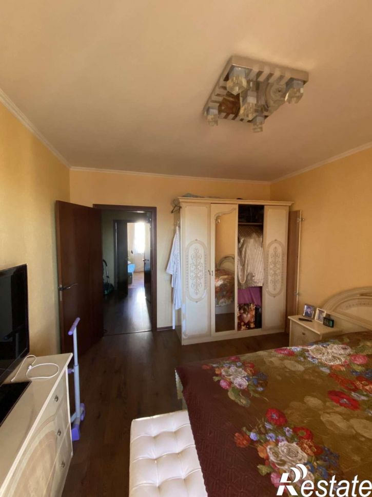 3-комн квартира Ялтинская улица, 28б