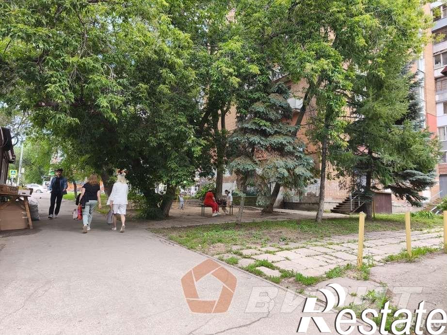 Купить торговое помещение за 5 500 000 рублей на улица Дзержинского, 13А