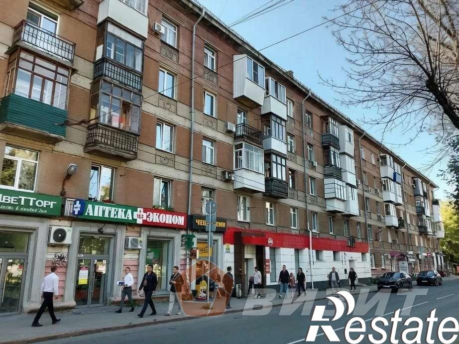 Купить торговое помещение за 8 500 000 рублей на Металлургов проспект, 87