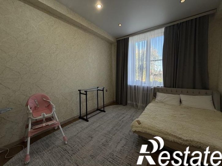 3-комн квартира Кирова проспект, 46