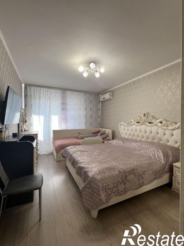 2-комн квартира Революционная улица, 128
