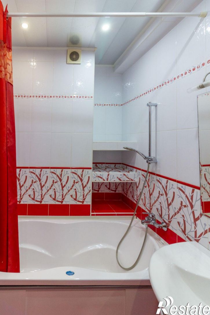 2-комн квартира Революционная улица, 3