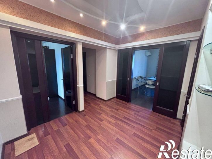 4-комн квартира Осипенко улица, 41А