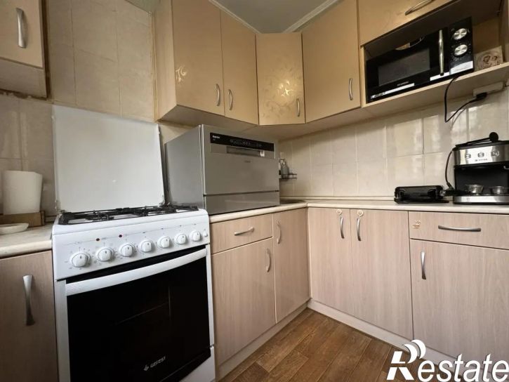 2-комн квартира Революционная улица, 50