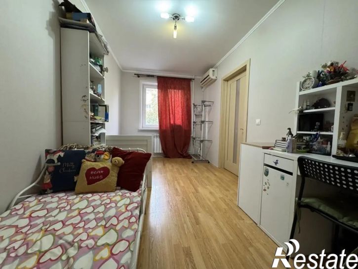 2-комн квартира Революционная улица, 50