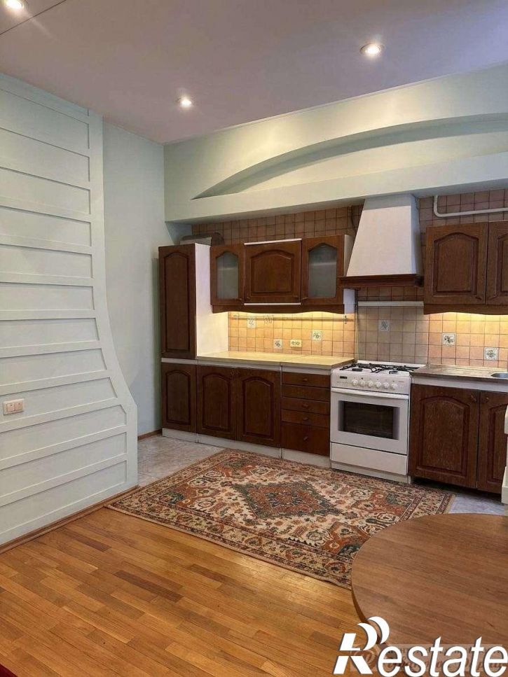 3-комн квартира Льва Толстого улица, 92