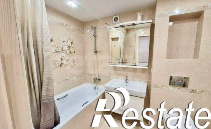2-комн квартира улица Николая Панова, 50,  д. 50