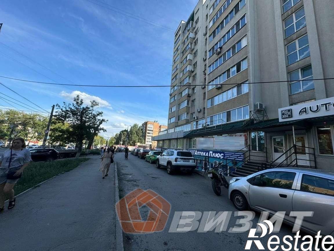 Купить торговое помещение за 30 000 000 рублей на Кирова проспект, 104