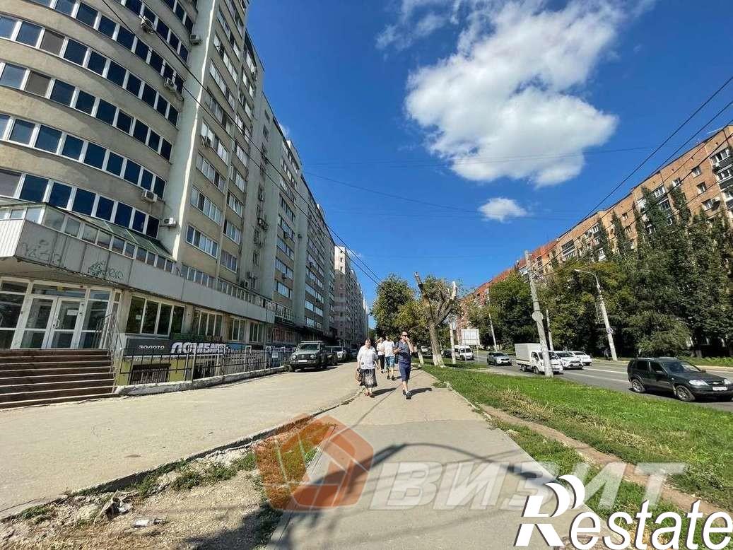 Купить торговое помещение за 30 000 000 рублей на Кирова проспект, 104