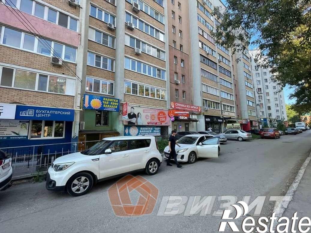 Купить торговое помещение за 30 000 000 рублей на Кирова проспект, 104